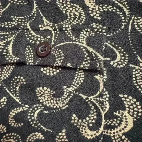 CJ Banks 1X blouse, black & tan. - Picture 5 of 9